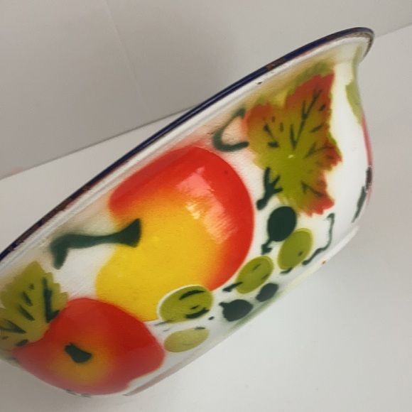 Vintage enamelware harvesting bowl gathering bowl farmhouse decor tomato pattern - Picture 4 of 12